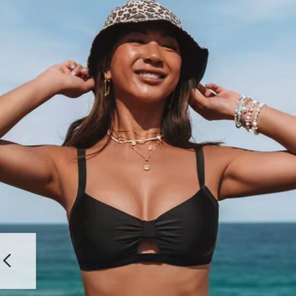 Cupshe = Seaside Holiday Knot Front Bralette - Picture 1 of 2
